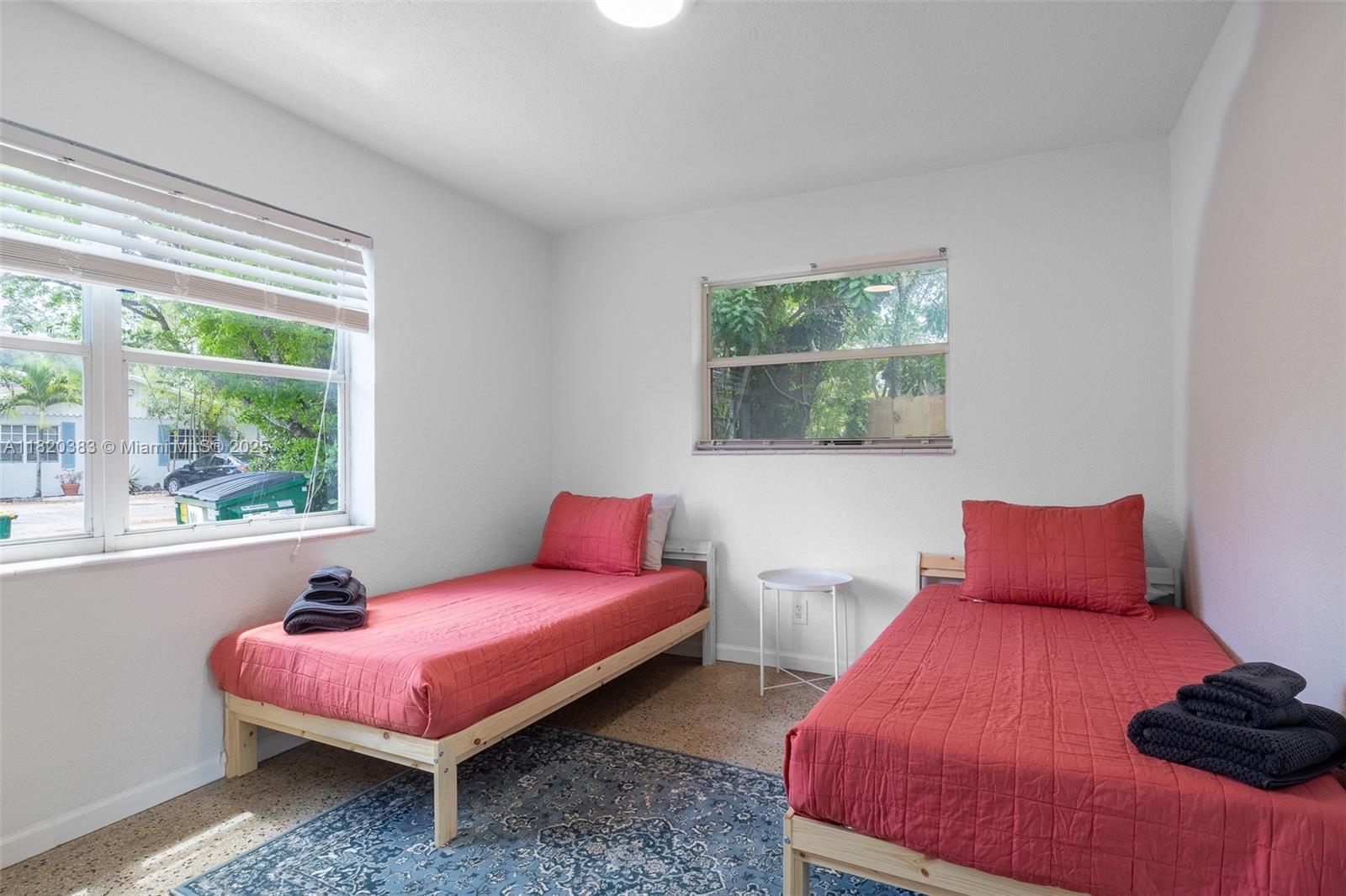 605 SW 14th Ter
