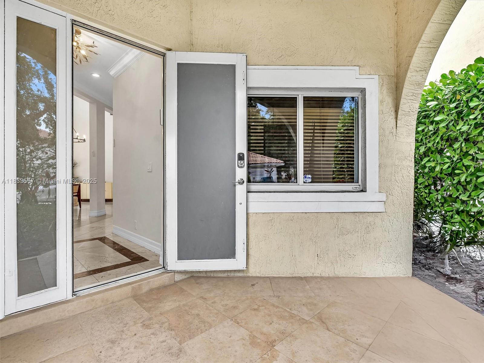 3555 Forest View Cir