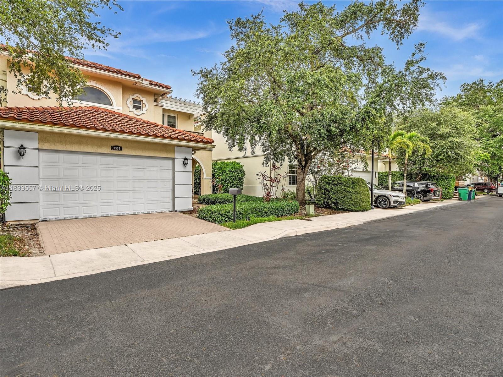 3555 Forest View Cir