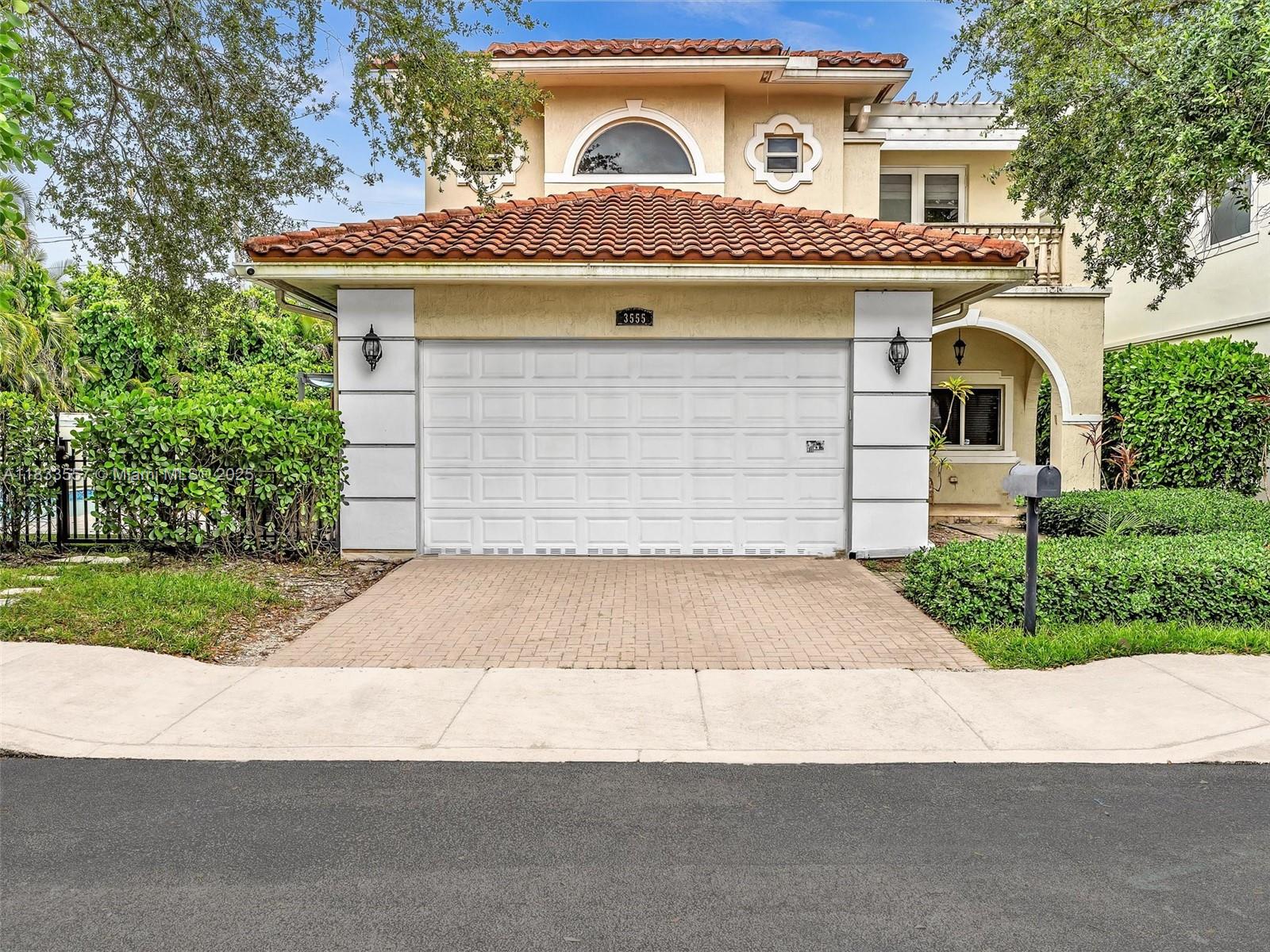 3555 Forest View Cir