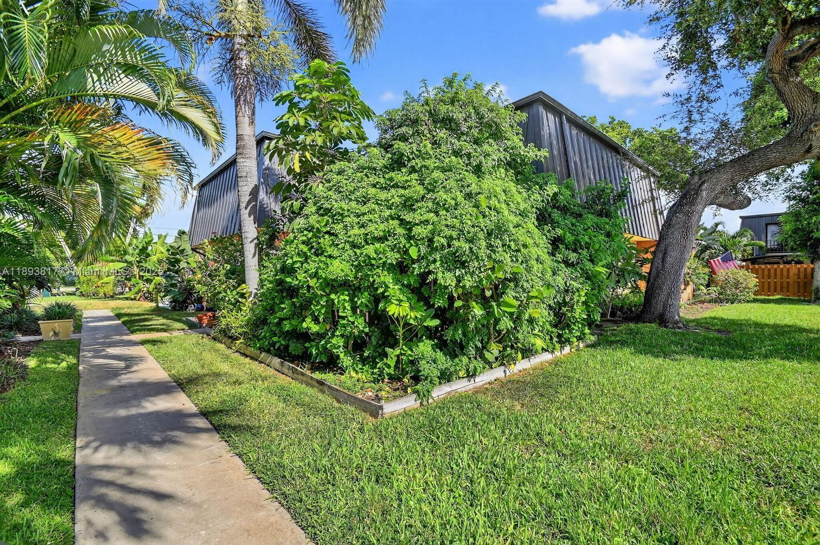 WATERSIDE ESTATES - Residential Lease