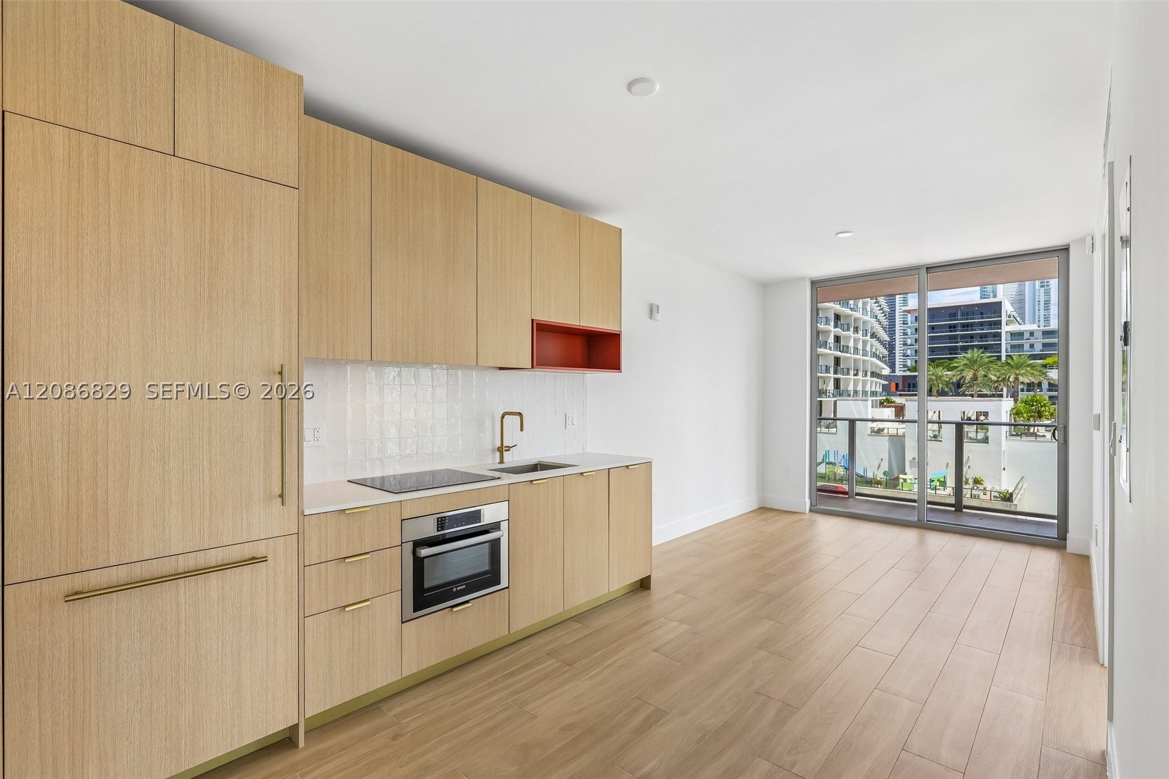 90 NE 32nd St 701