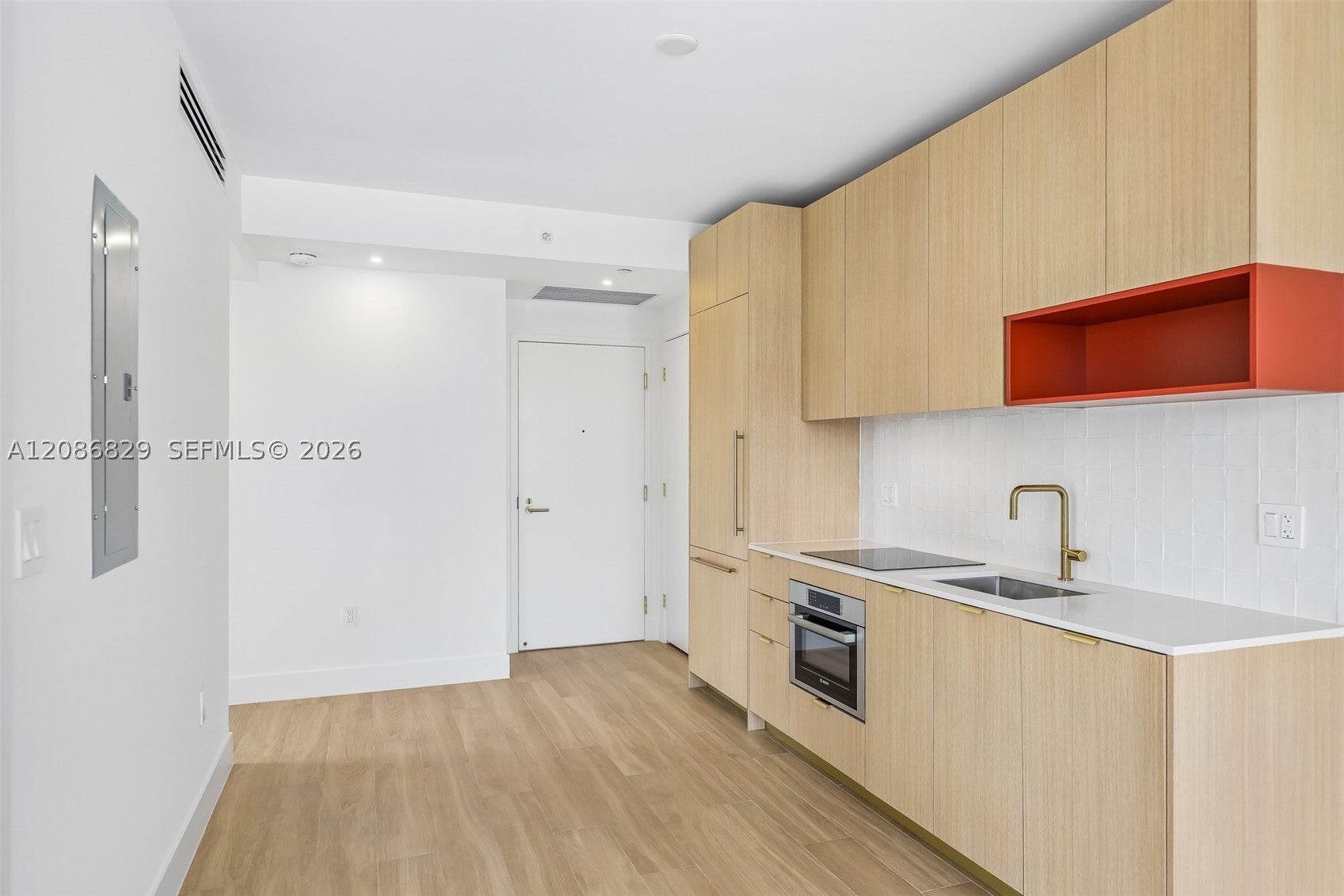 90 NE 32nd St 701