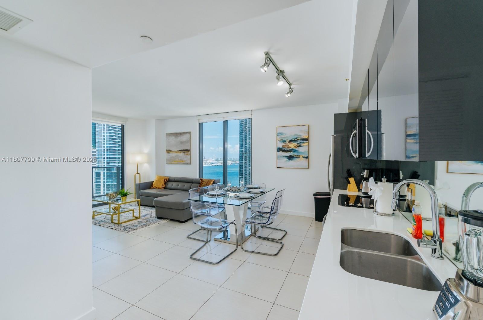 31 SE 6th St 2408