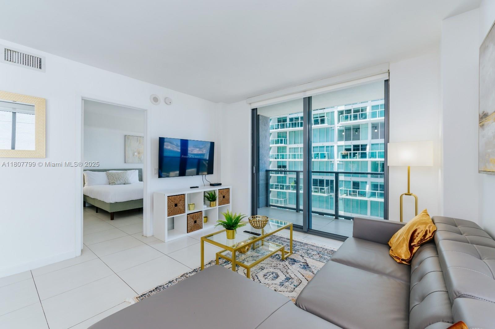 31 SE 6th St 2408