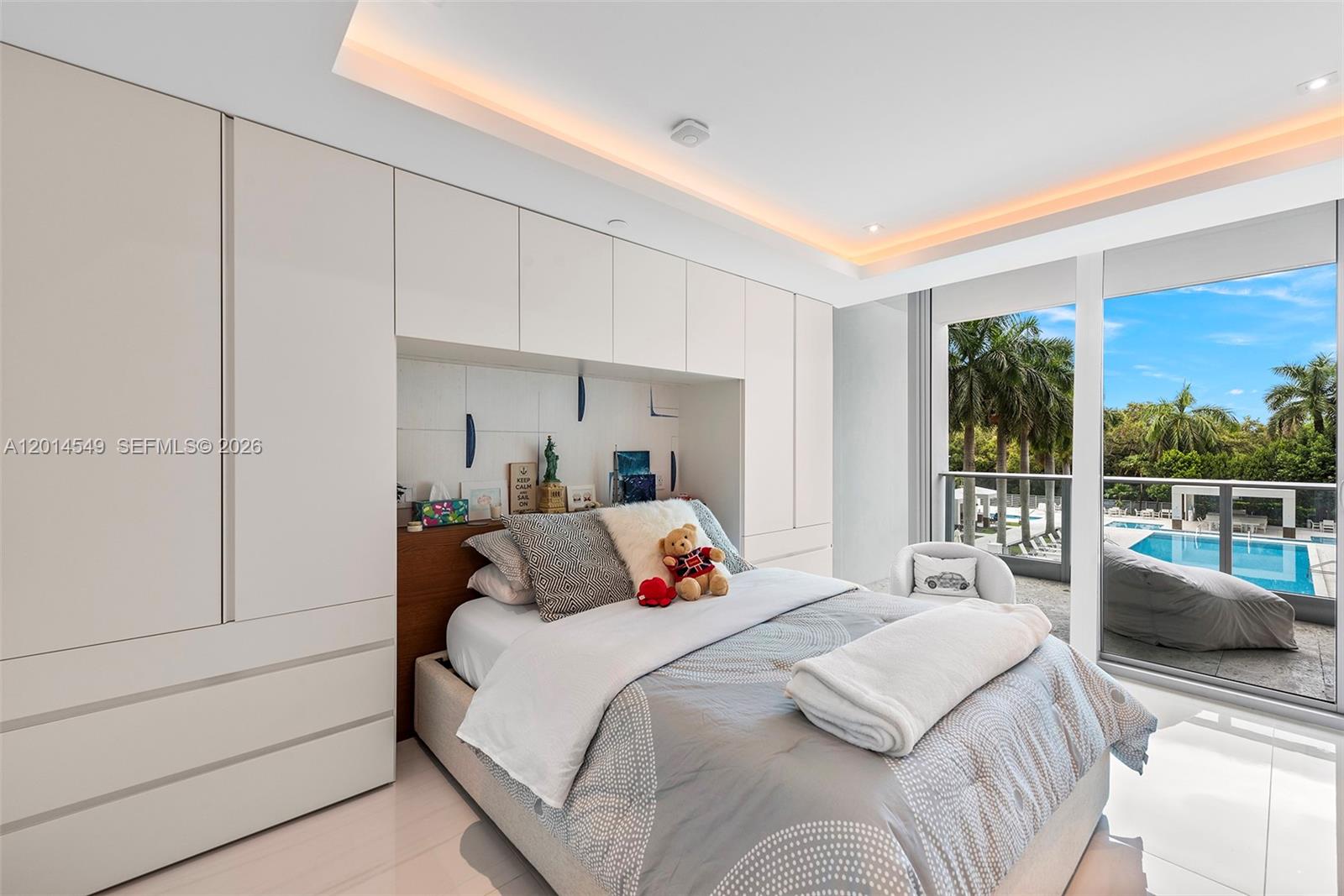 GROVENOR HOUSE CONDO - Residential Lease
