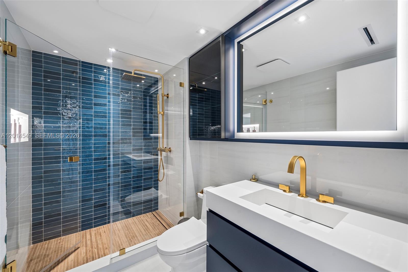 GROVENOR HOUSE CONDO - Residential Lease