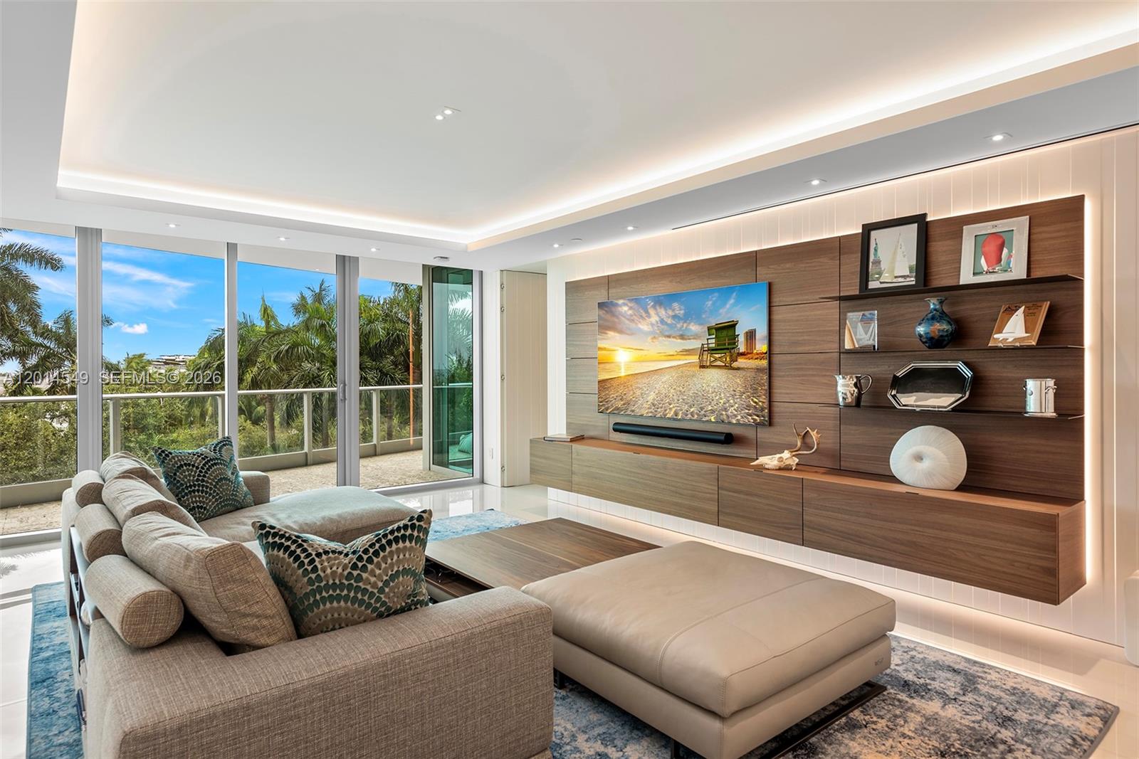GROVENOR HOUSE CONDO - Residential Lease
