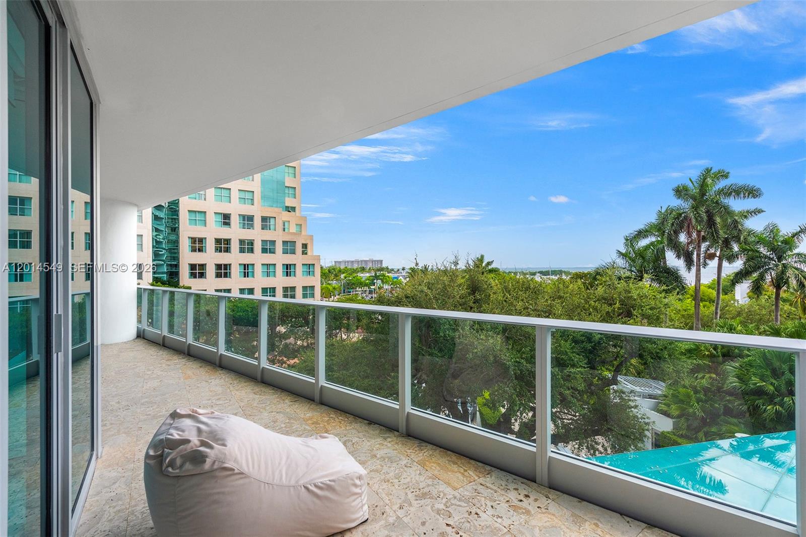 GROVENOR HOUSE CONDO - Residential Lease