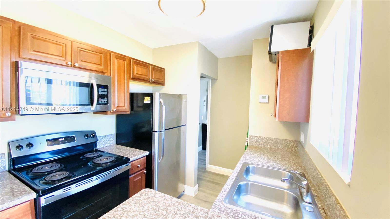 Rental Property at 2461 Polk St 7, Hollywood, Broward County, Florida - Bedrooms: 1 
Bathrooms: 1  - $1,650 MO.