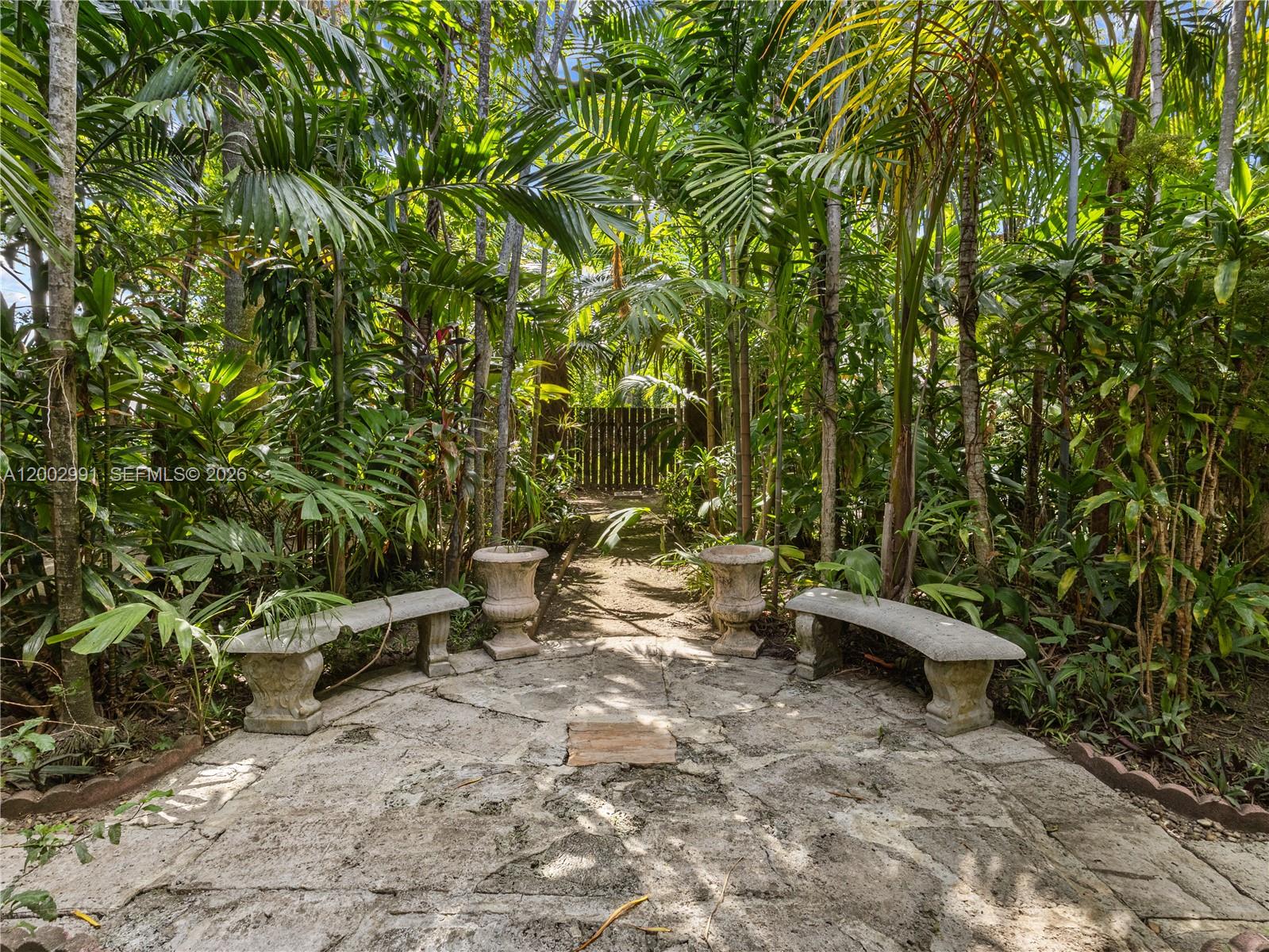 ROSEMONT PARK - Residential