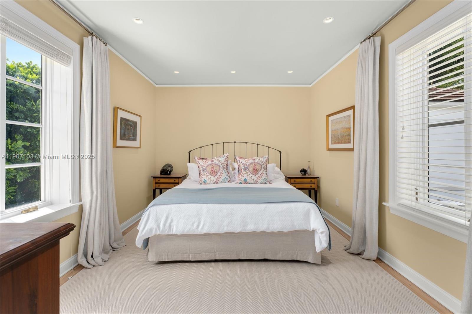 CORAL GABLES RIVIERA SEC - Residential