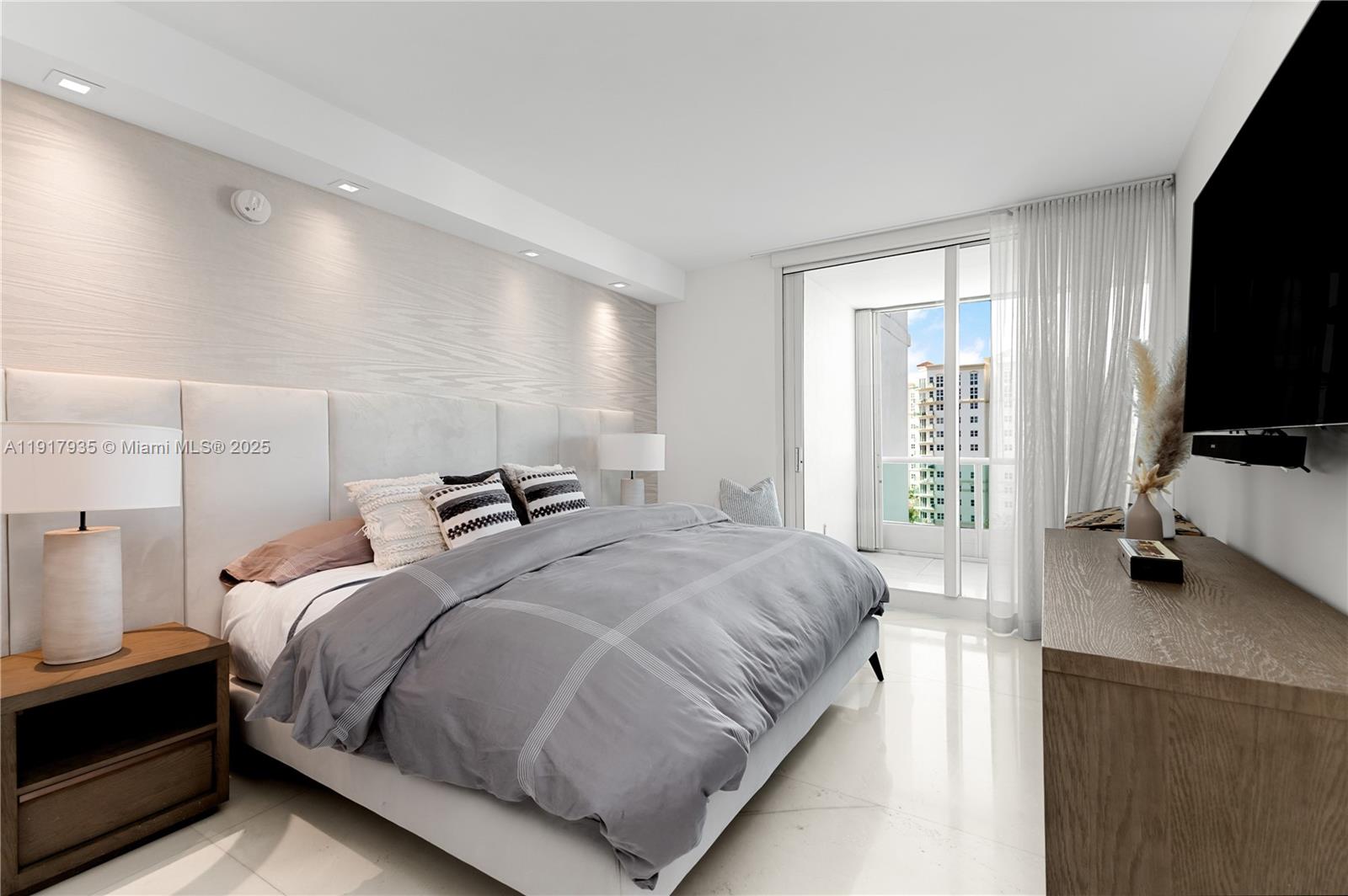 TOWERS OF PORTO VITA-SOUT - Residential