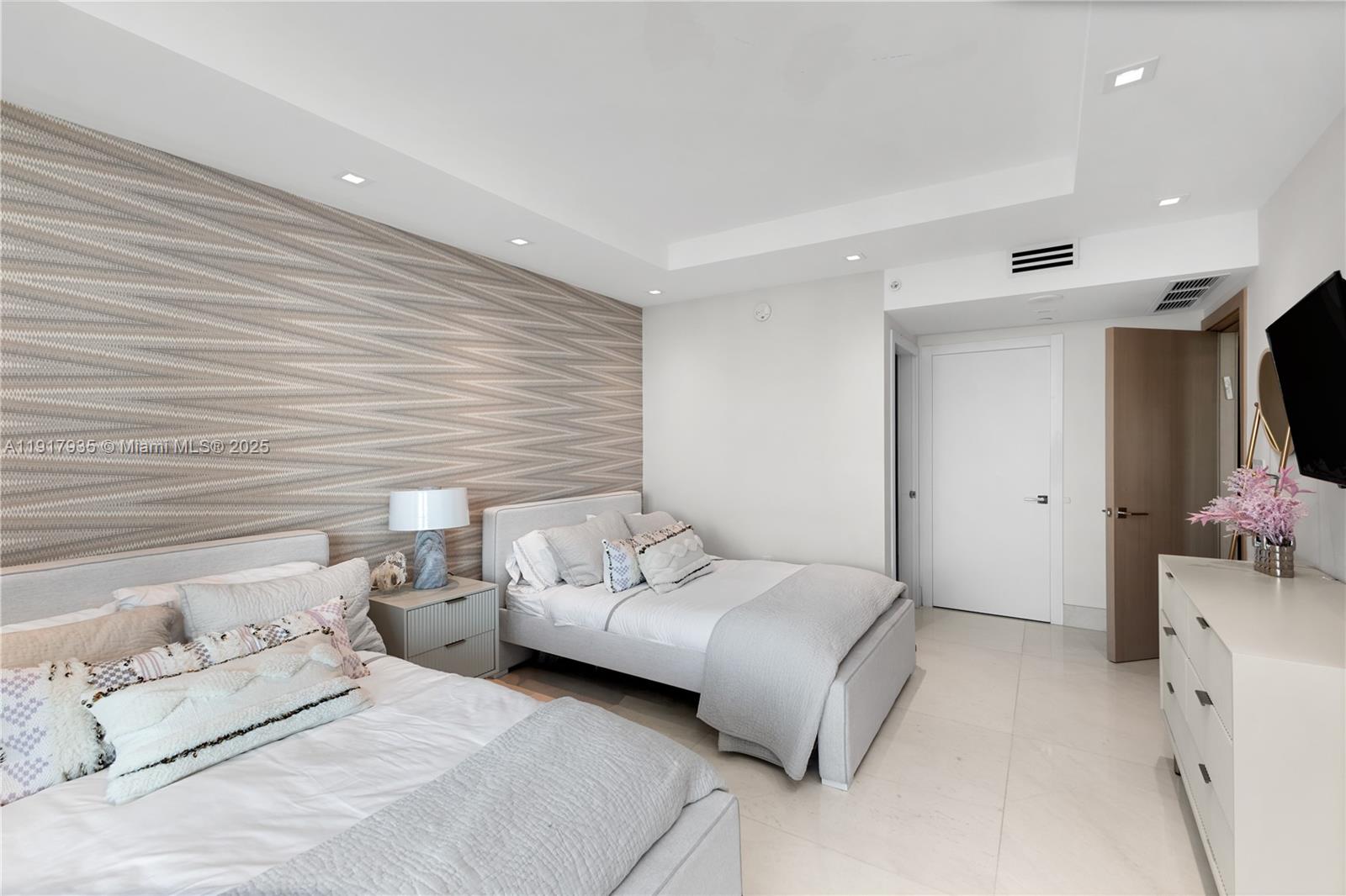 TOWERS OF PORTO VITA-SOUT - Residential