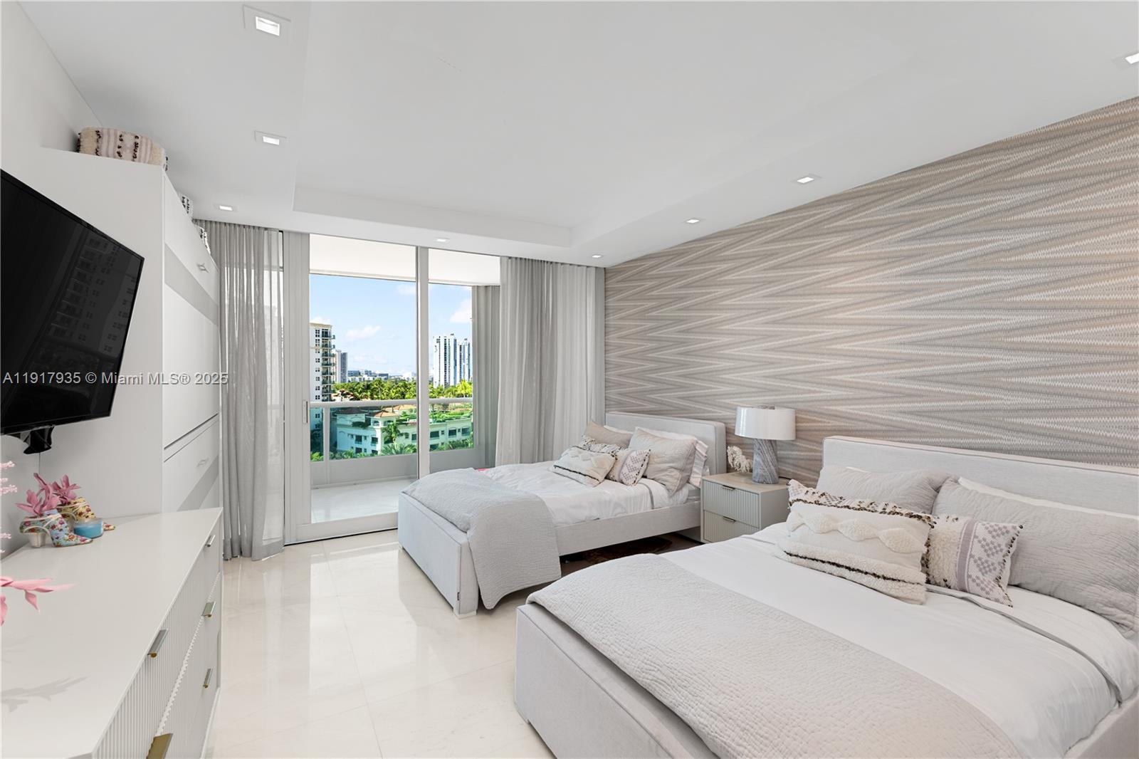 TOWERS OF PORTO VITA-SOUT - Residential