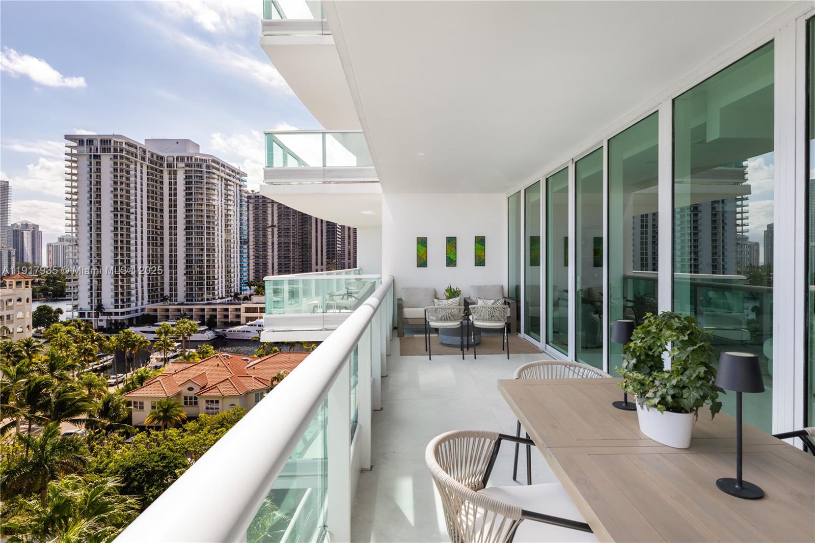 TOWERS OF PORTO VITA-SOUT - Residential