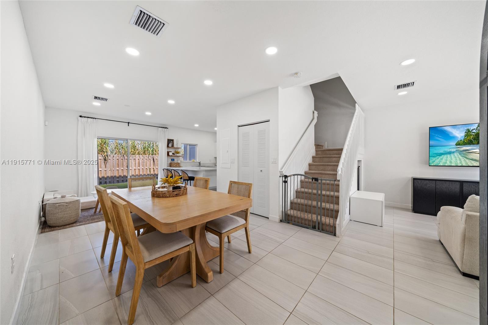 FOREST PARK VILLAS - Residential