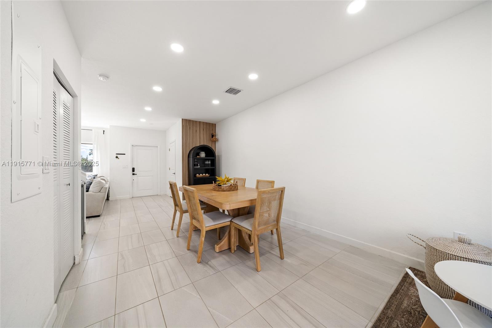 FOREST PARK VILLAS - Residential