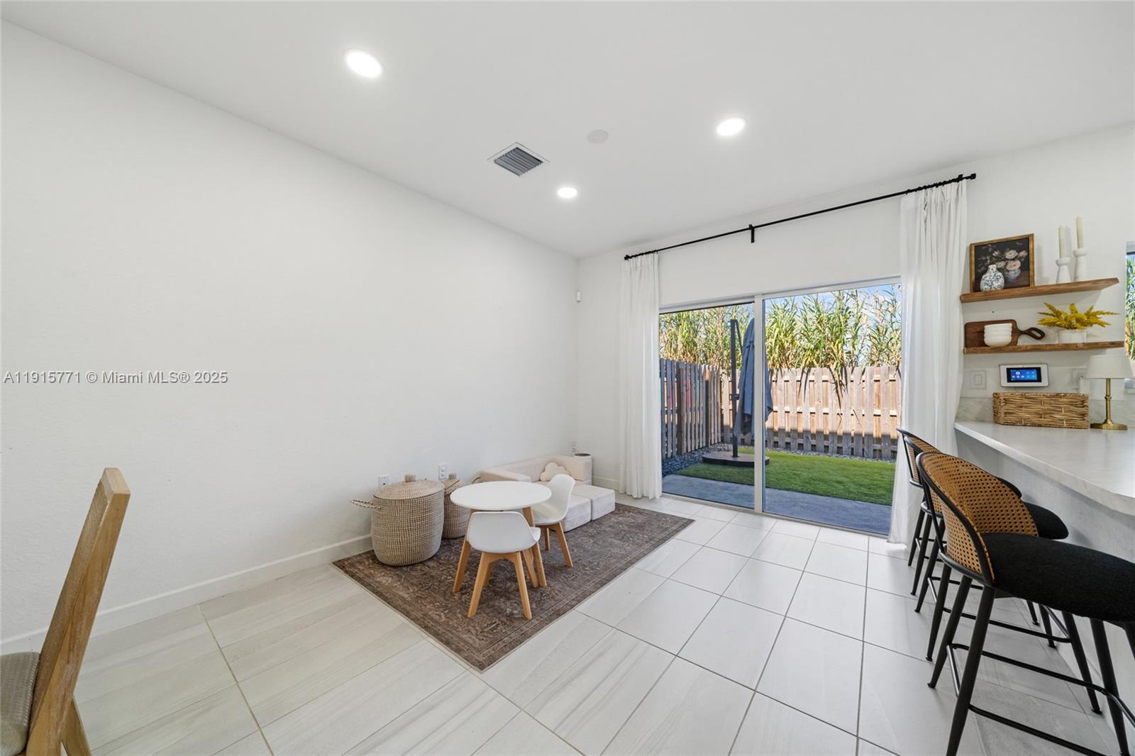 FOREST PARK VILLAS - Residential