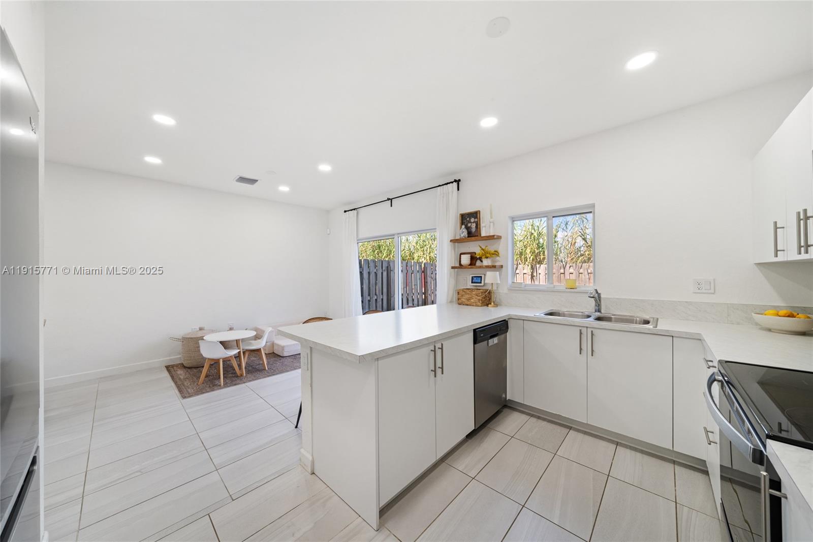 FOREST PARK VILLAS - Residential