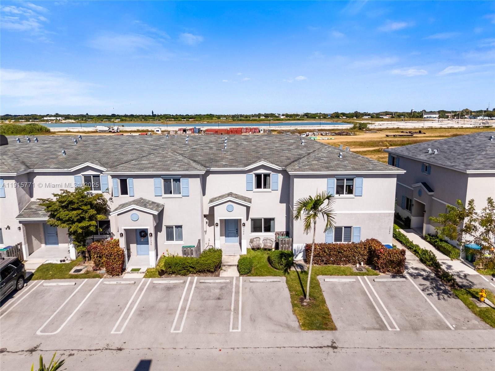 FOREST PARK VILLAS - Residential