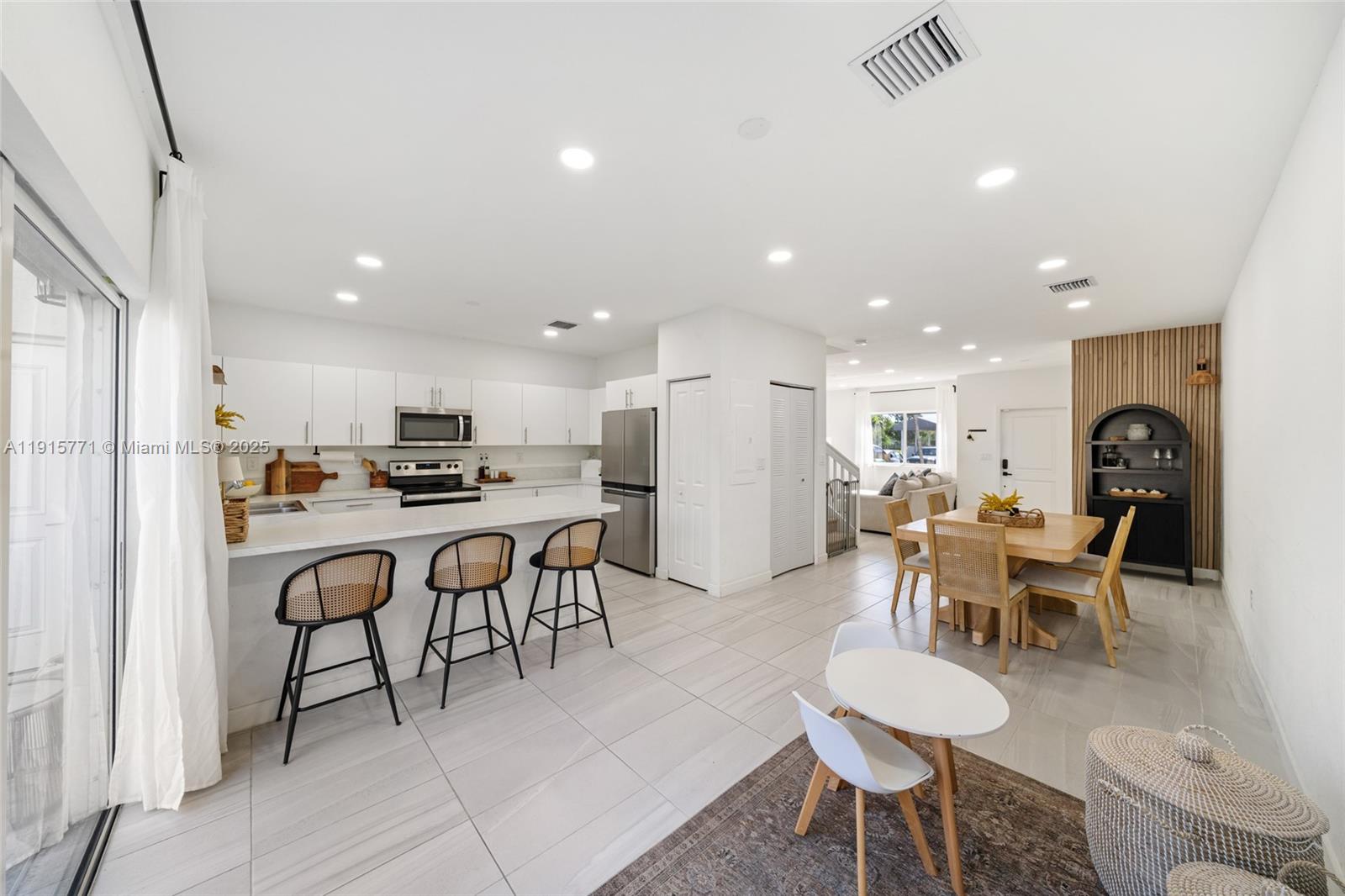 FOREST PARK VILLAS - Residential