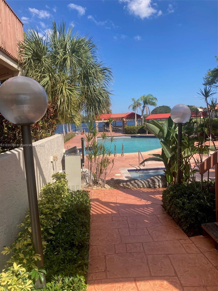 29 Capitol Ct 0