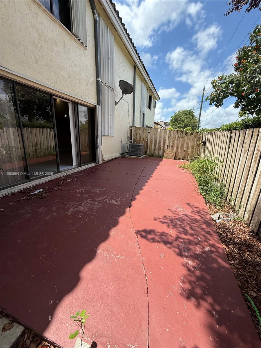 Spacious townhouse 3 bedroom / 2.5 bath in the beautiful San Remo Community in Homestead, Florida. New kitchen and bathrooms cabinets. Spacious closets, and WASHER and DRYER in unit AND private patio. 2 assigned parking spaces. COMMUNITY POOL and SECURITY PATROL. Close to the Florida City Outlet and the Florida Keys, to malls, restaurants, and the Florida Turnpike.