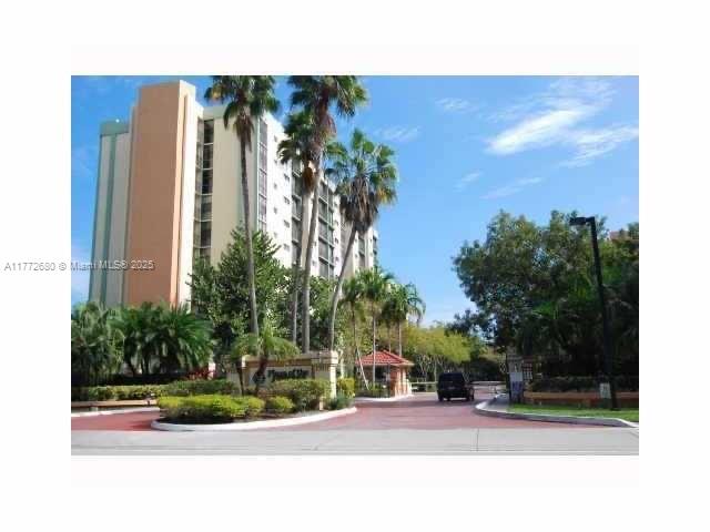 PLAZA OF AMERICAS CONDO P - Residential