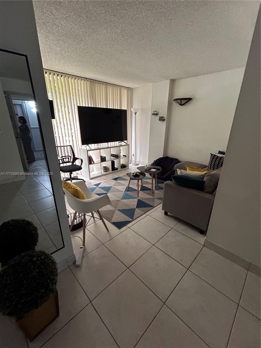 PLAZA OF AMERICAS CONDO P - Residential