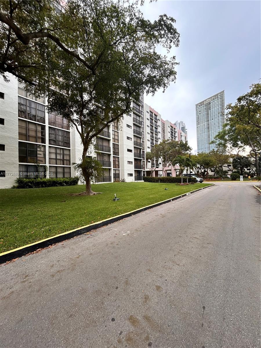 PLAZA OF AMERICAS CONDO P - Residential