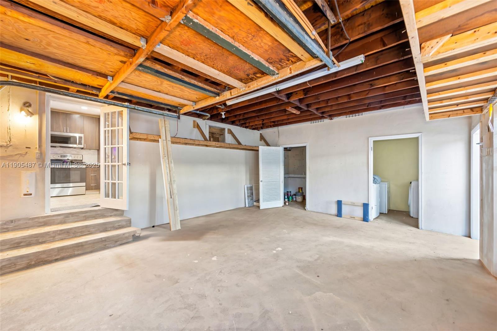 HALLANDALE BY THE SEA - Residential