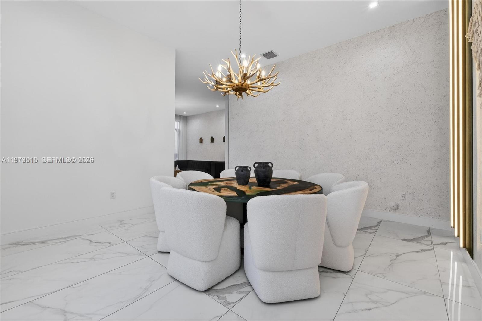 DOWNTOWN DORAL SOUTH PHAS - Residential