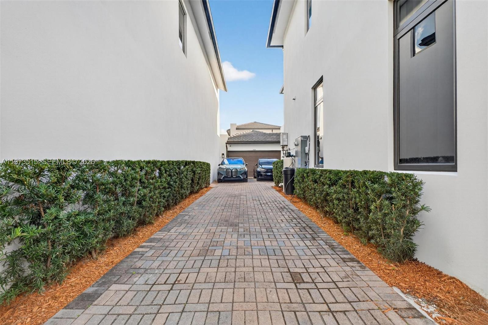 DOWNTOWN DORAL SOUTH PHAS - Residential