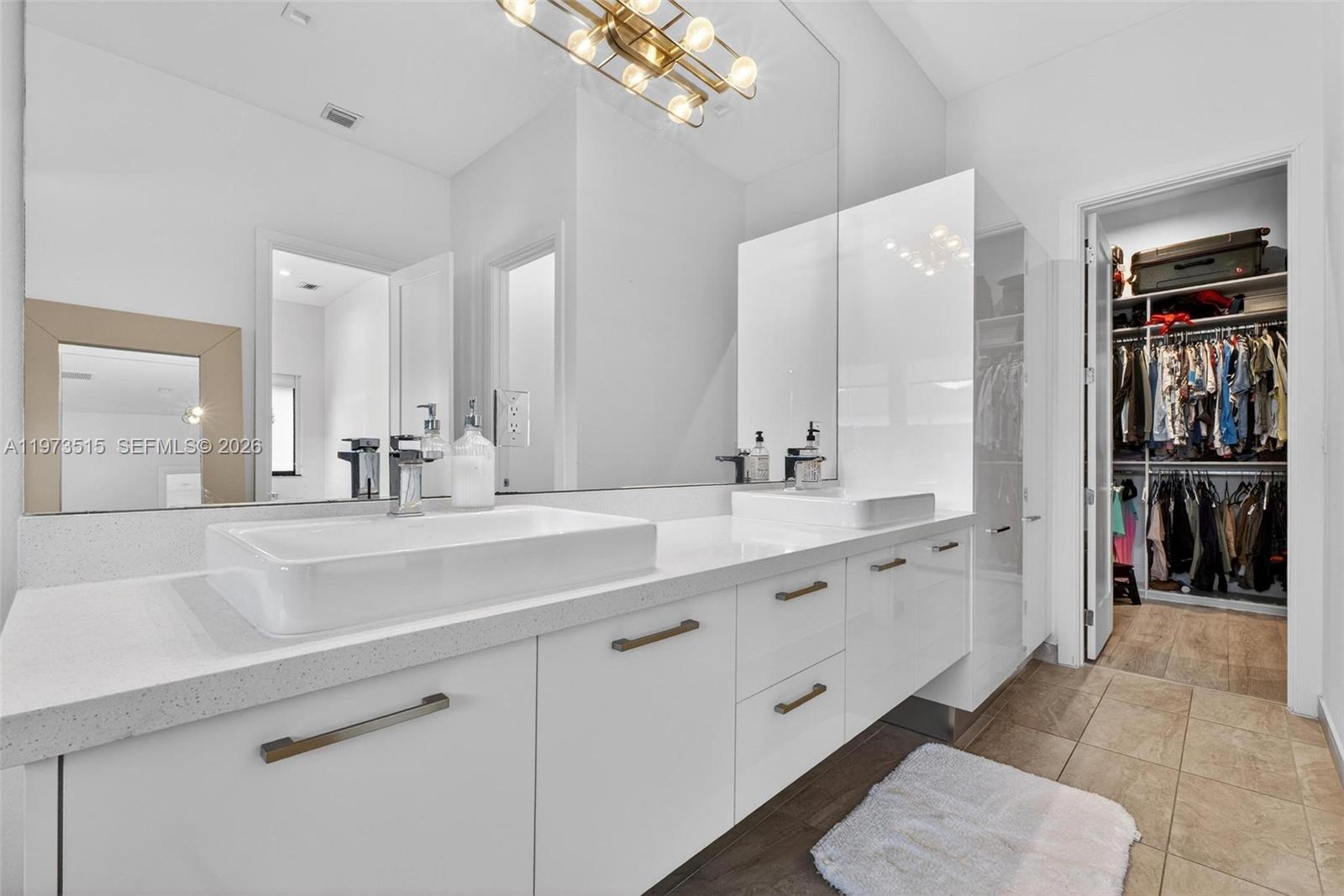 DOWNTOWN DORAL SOUTH PHAS - Residential