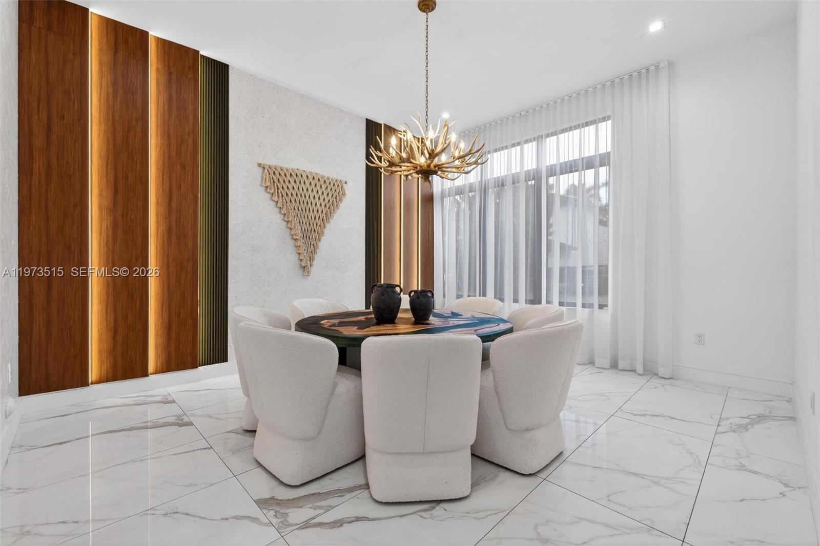 DOWNTOWN DORAL SOUTH PHAS - Residential