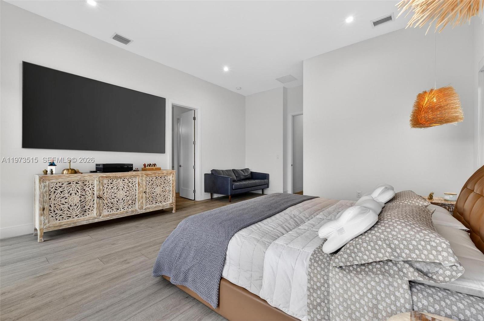 DOWNTOWN DORAL SOUTH PHAS - Residential