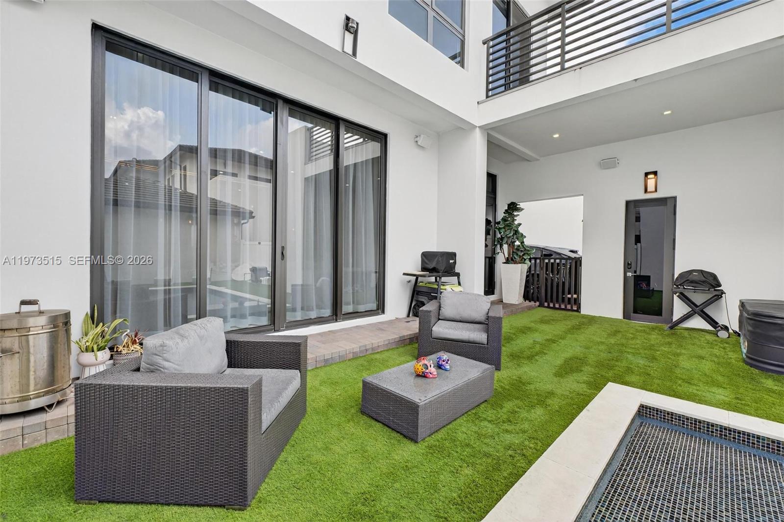 DOWNTOWN DORAL SOUTH PHAS - Residential