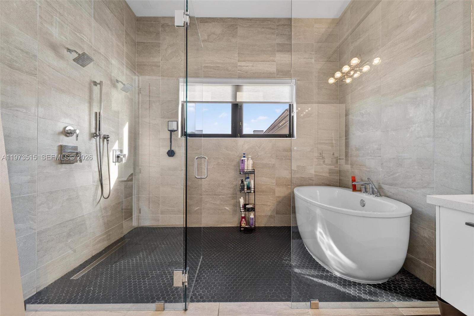 DOWNTOWN DORAL SOUTH PHAS - Residential