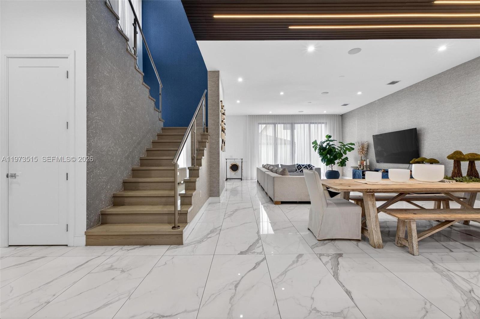 DOWNTOWN DORAL SOUTH PHAS - Residential