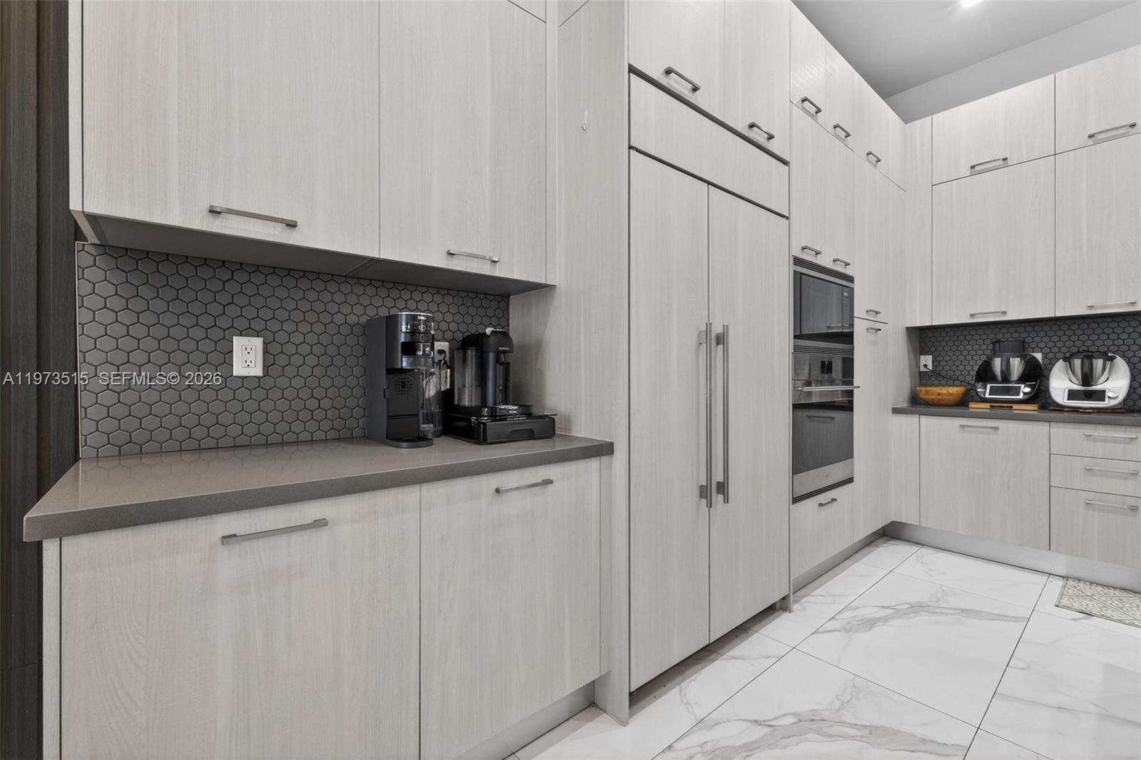 DOWNTOWN DORAL SOUTH PHAS - Residential