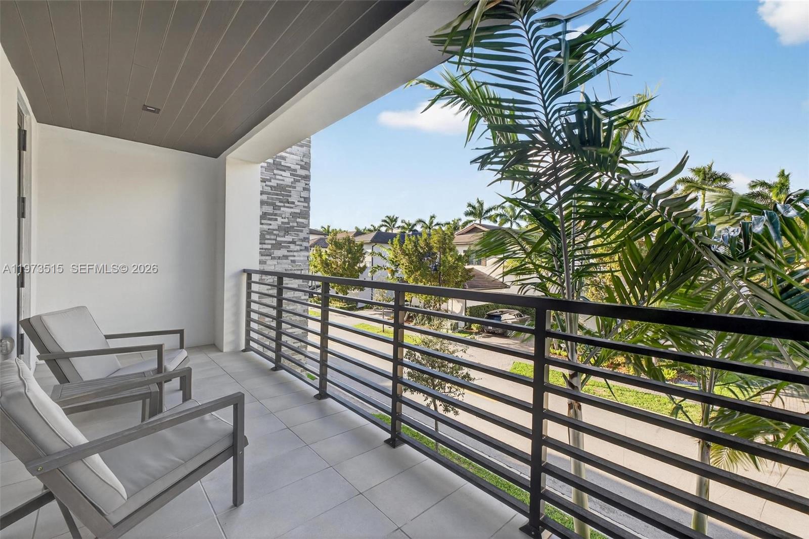 DOWNTOWN DORAL SOUTH PHAS - Residential