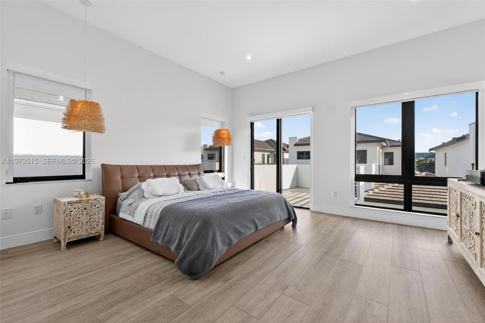 DOWNTOWN DORAL SOUTH PHAS - Residential