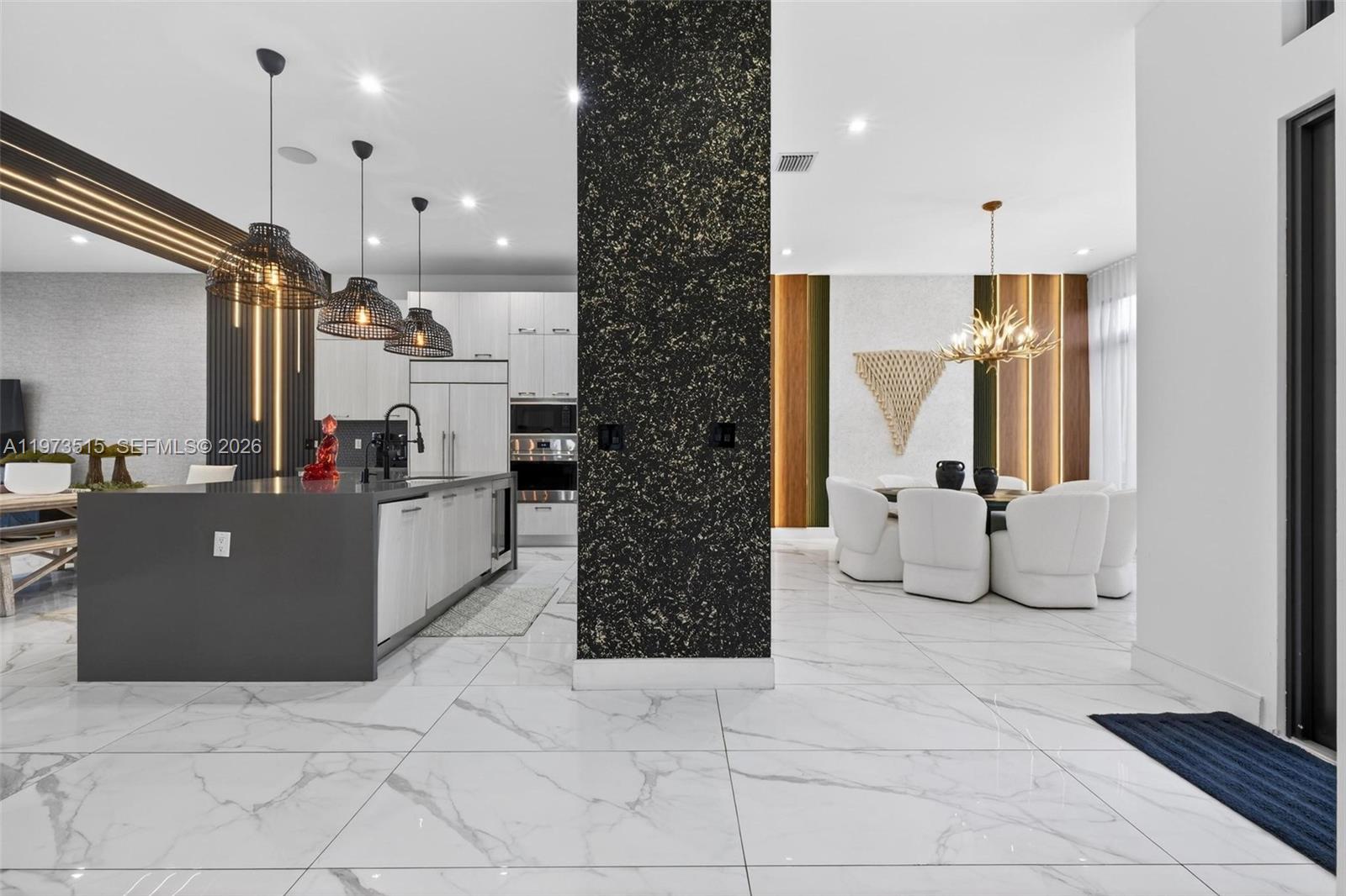 DOWNTOWN DORAL SOUTH PHAS - Residential