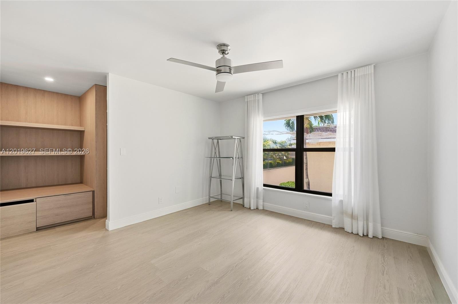 LEEWARD POINT CONDO - Residential