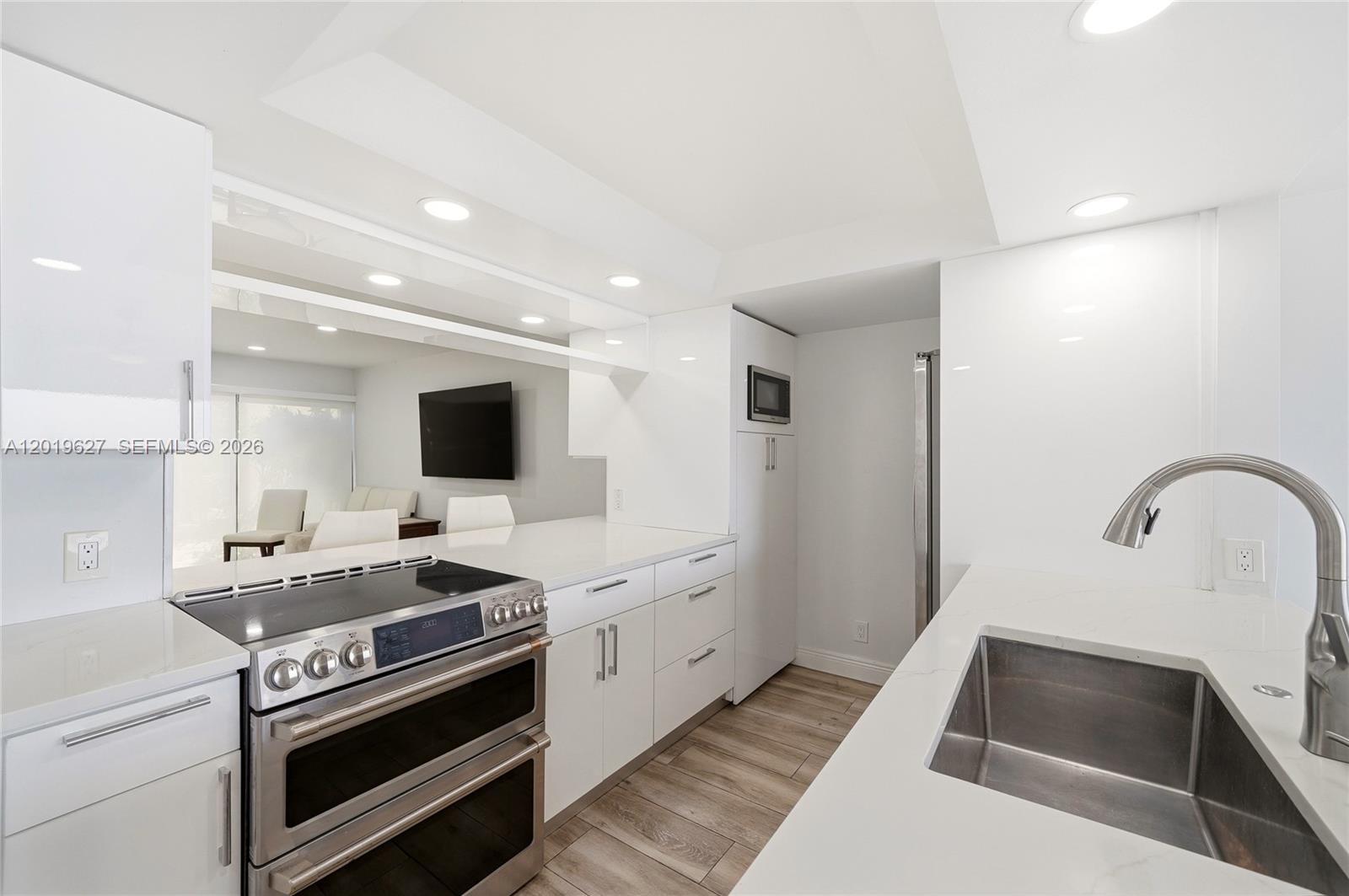 LEEWARD POINT CONDO - Residential