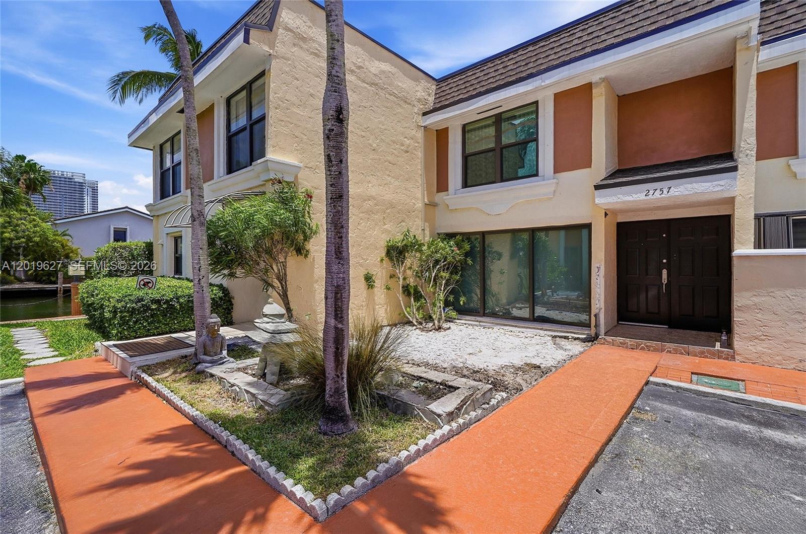 LEEWARD POINT CONDO - Residential