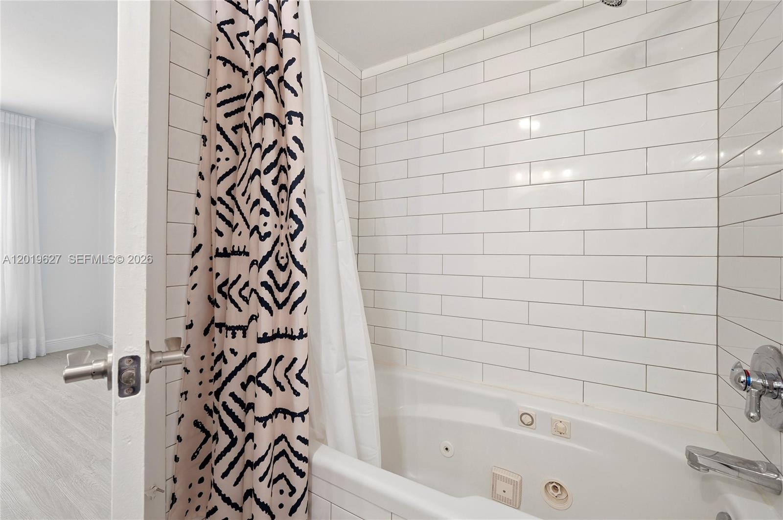 LEEWARD POINT CONDO - Residential