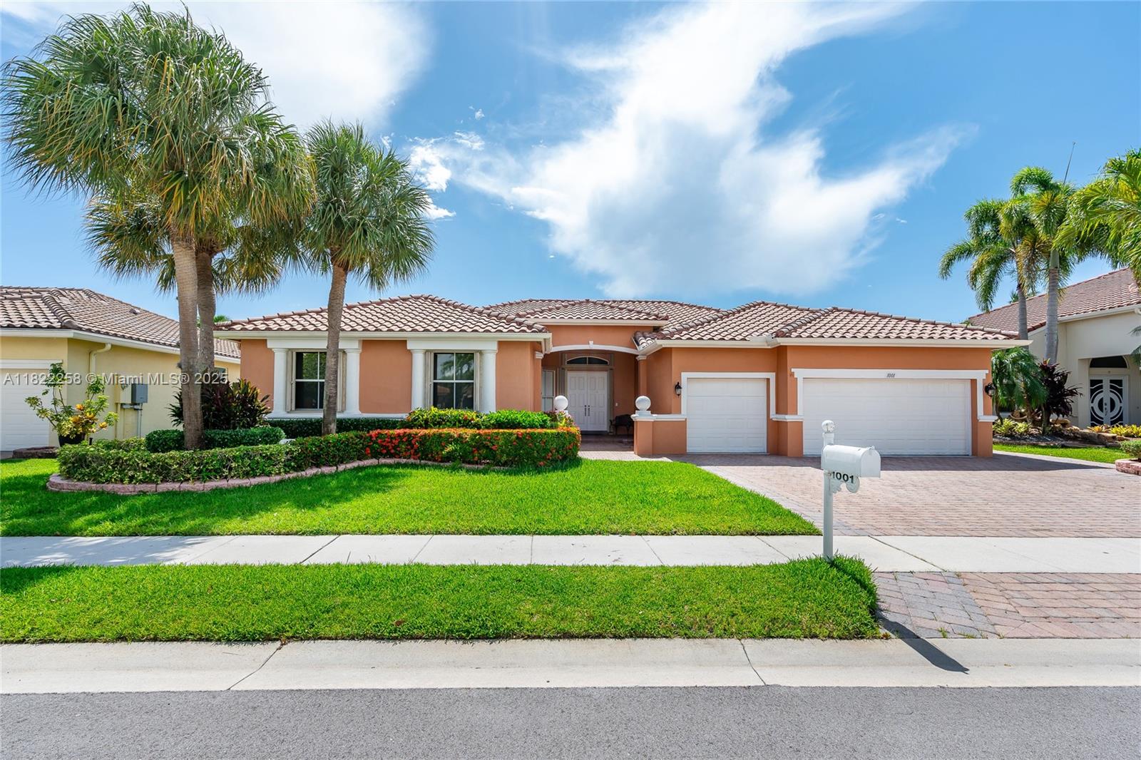 1001 Sw 189th Ave, Pembroke Pines, Miami-Dade County, Florida - 5 Bedrooms  
3 Bathrooms - 