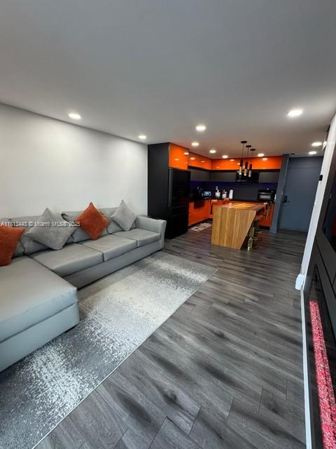 YOLANDA VILLAS CONDO - Residential